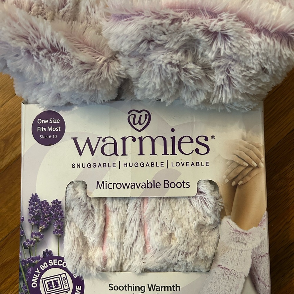 NIB Warmies Microwavable Boots Slippers Purple & White Lavender Scented